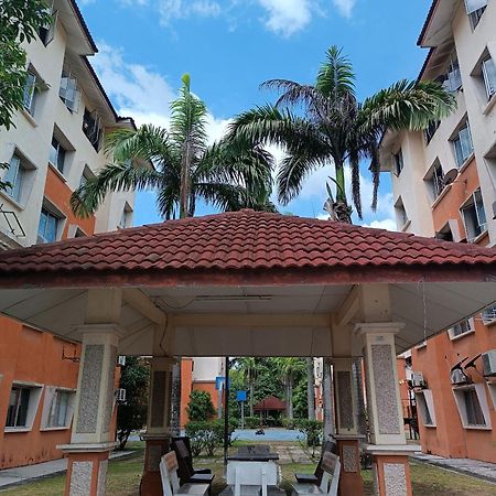 M.Fr Homestay Pangsapuri Putra Damai Путраджая Экстерьер фото