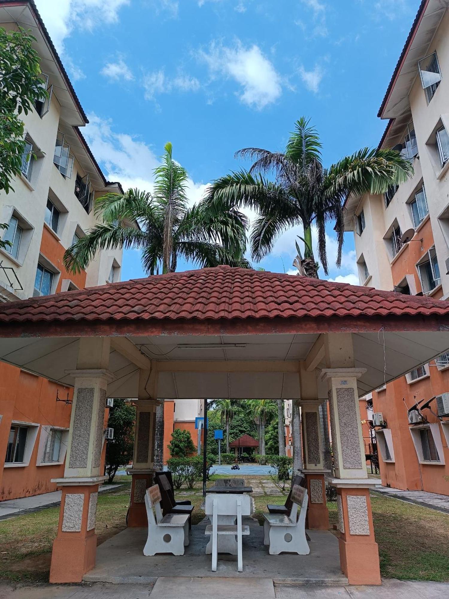 M.Fr Homestay Pangsapuri Putra Damai Путраджая Экстерьер фото